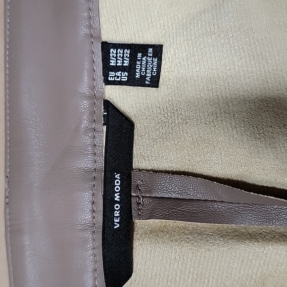 VERO MODA Size M Beige-y Taupe High Rise Faux Leather Pants, Exc. Used Cond - Picture 14 of 15